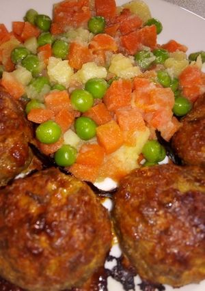 Sajtos fasírtgolyók sütőben recept fotója