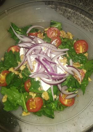 Una foto de Ensalada de espinacas