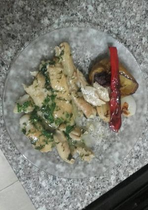 Una foto de Filete de merluza en Salsa de vino blanco