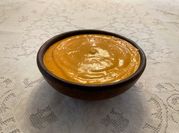 Una foto de dip de queso de cabra