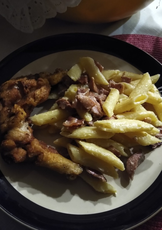 Una foto de Spaghetti 🍝 y Pollo Frito 🍗
