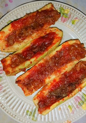 صورة لوصفة قوارب كوسة بالمفروم و الصلصة