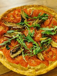 Une photo de Tarte fine ricotta, tomates et sardines