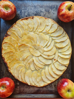 Una foto de Tarta de manzanas, la más fácil 🍎🍎🍏🍏