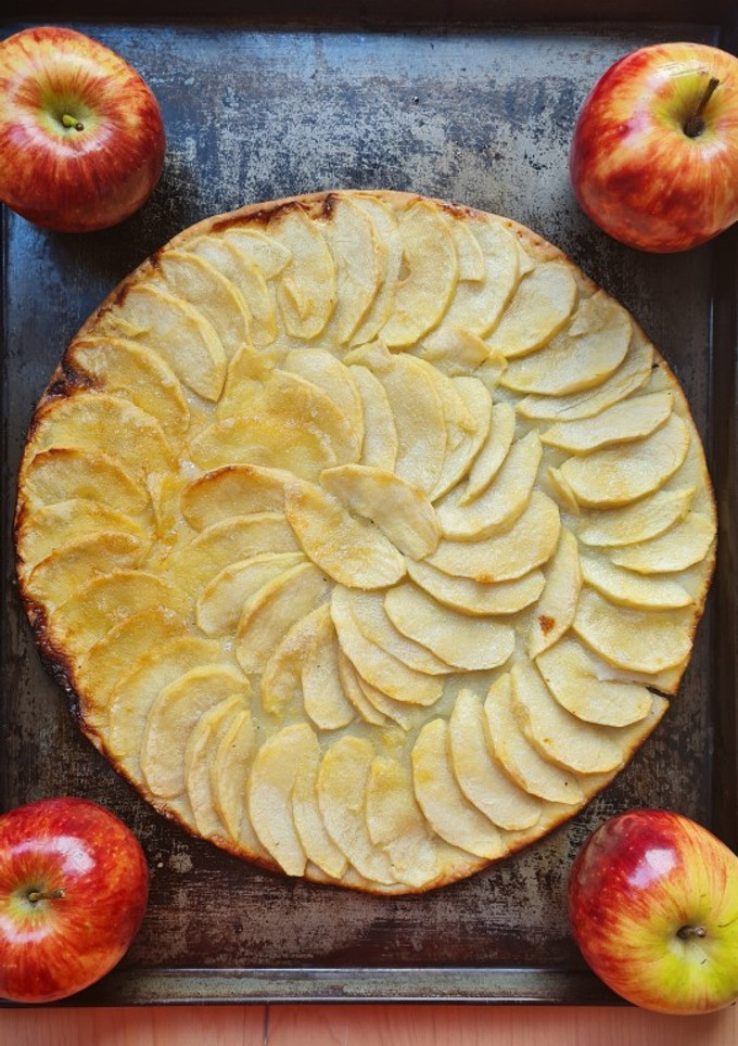 Una foto de Tarta de manzanas, la más fácil 🍎🍎🍏🍏