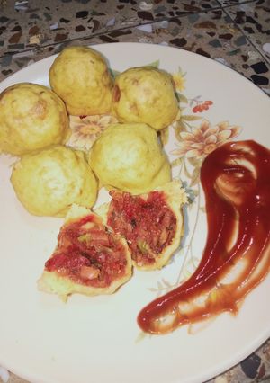 બીટ વાળા બટાકા વડા (Beetroot Bataka Vada Recipe In Gujarati) રેસીપી મુખ્ય ફોટો