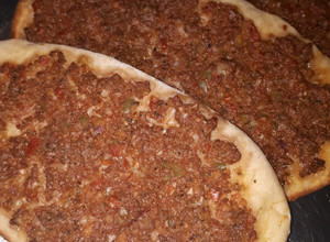 صورة لوصفة صفيحه باللحم شاميه 👌😍صفيحة الجمعه (بالصور)