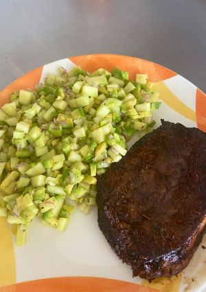 Una foto de Ensalada Aguacate con Mango