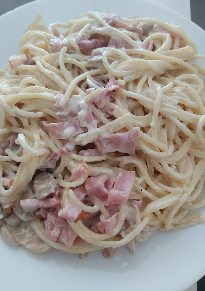 Una foto de Espaguetis a la carbonara!!