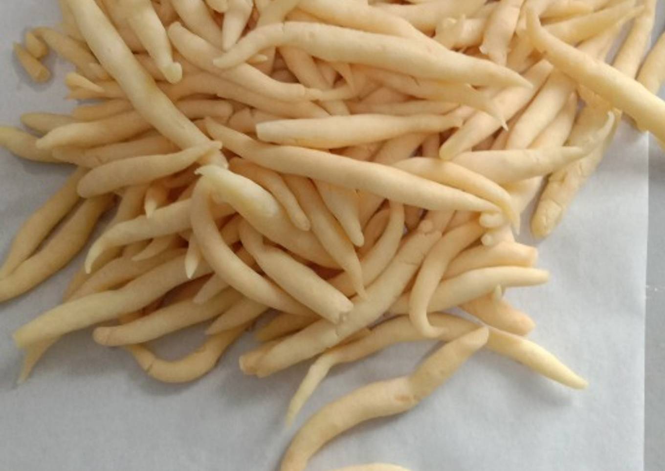 Bagaimana Menyiapkan Telur Gabus Keju yang Lezat Sekali