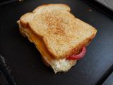 Roti panggang telur