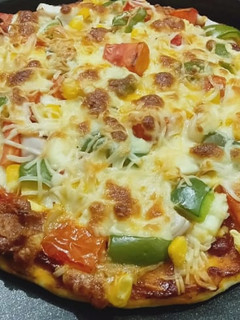 પિઝા(pizza recipe in Gujarati) રેસીપી મુખ્ય ફોટો
