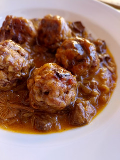 Una foto de Albóndigas fricandó