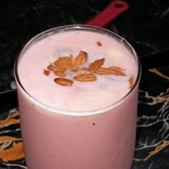 A picture of Rose milk shake.