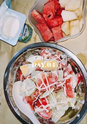 Hình của món Eat clean (Salad + trứng luộc).