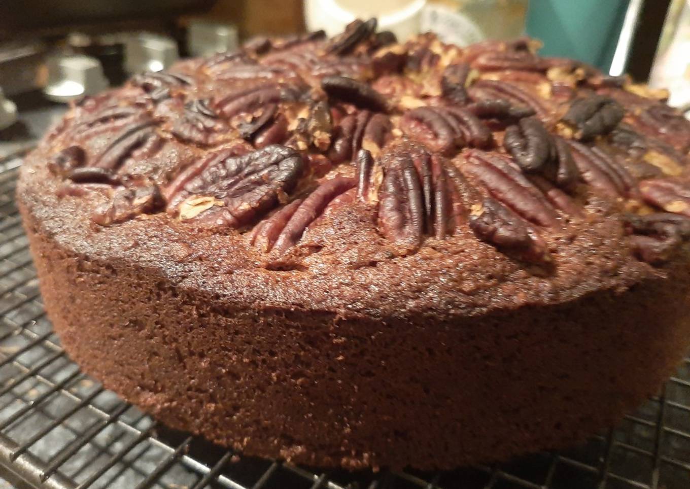 Pecan cinnamon toffee cake