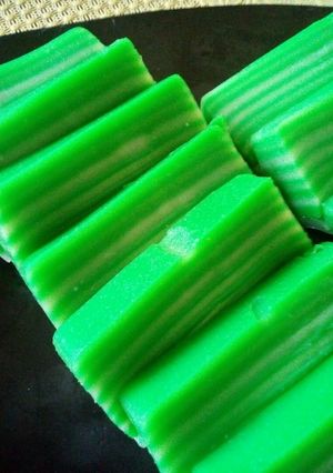 Foto resep Kue lapis karet ijo royo royo tepung beras# beranibaking
