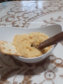 Una foto de Hummus de garbanzos fácil, rápido y rico 🤤