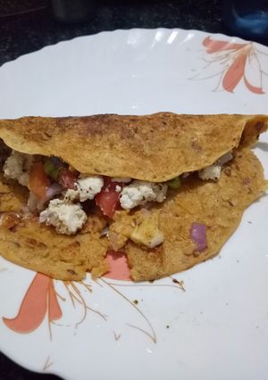 A picture of Oats stuffed chilla.