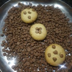 A picture of Choco chips cookies.