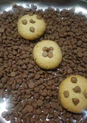 A picture of Choco chips cookies.