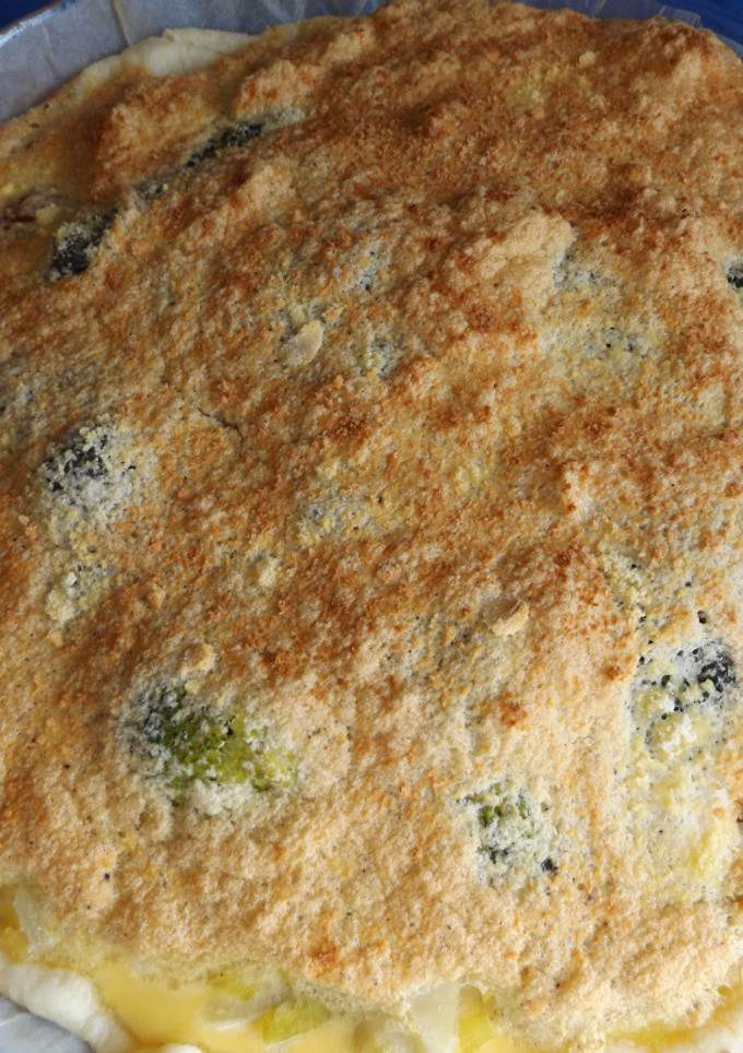 Foto principal de Tarta soufflé de brécol, puerros y tomatitos