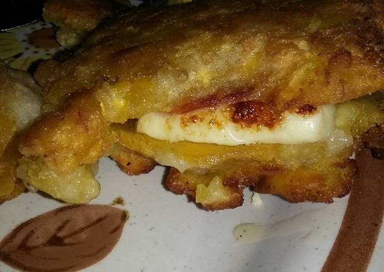 Patacón relleno súper costeño