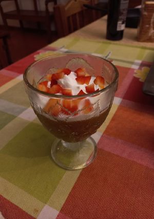 Foto de Mousse de Chocolate com Chantilly Caseiro e Morangos