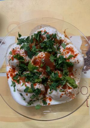 દહીંવડા (Dahivada Recipe In Gujarati) રેસીપી મુખ્ય ફોટો