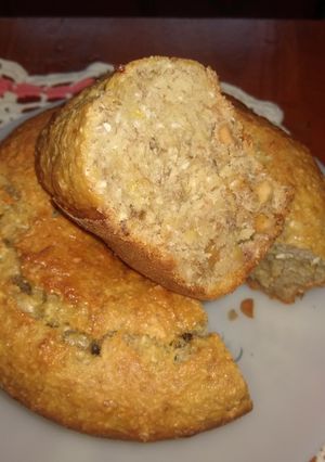 Una foto de Budín de banana con coco y pasas de uva..😋😉