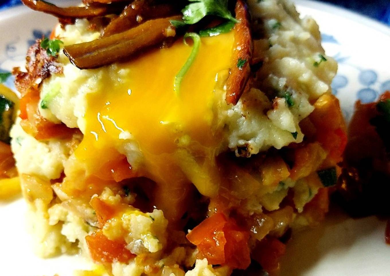 Pisto con tortitas de patata y yema de Huevo