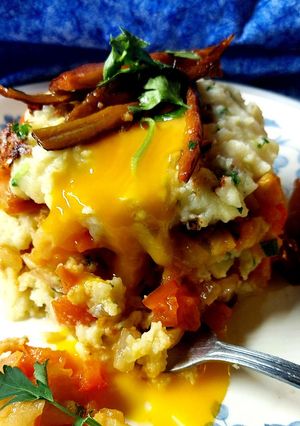 Foto principal de Pisto con tortitas de patata y yema de Huevo