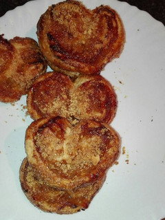 Una foto de Palmeritas rellenas de cabello de angel caramelizadas con azúcar moreno