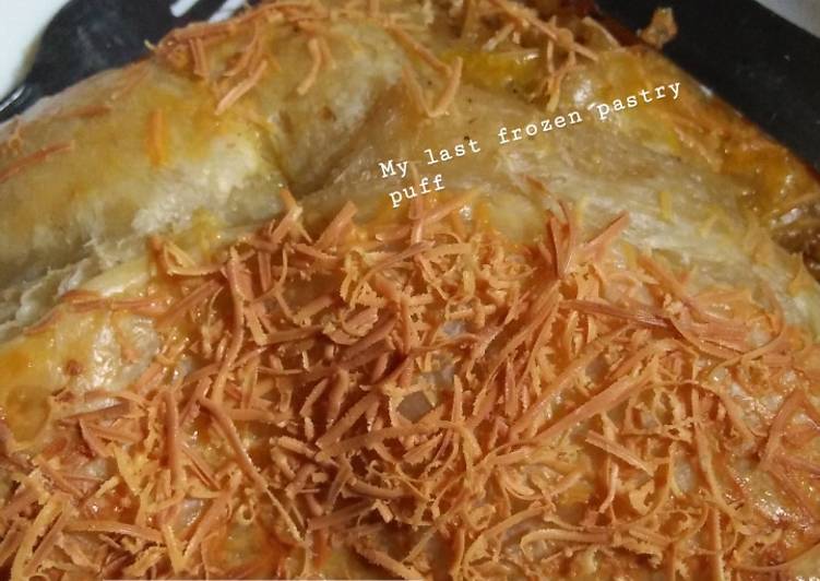 Puff isi mie goreng