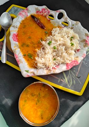 कैरी की अरहर दाल और जीरा राइस रेसिपी मुख्य फोटो