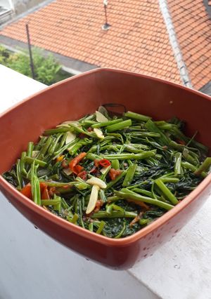 Foto resep Tumis kangkung kuah melipah