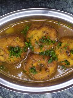 उडीद वडा (udid vada recipe in marathi) रेसिपी चे मुख्य फोटो 