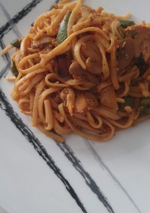 Una foto de Tallarines estilo chino🍜
