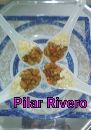 Foto principal de Habas con guisantes, jamón y huevos