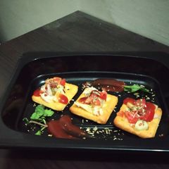 A picture of Veggie Biscuit Snacks.