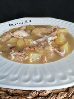 Una foto de Guiso de alitas de pollo con piña