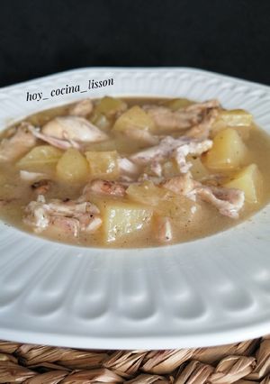 Una foto de Guiso de alitas de pollo con piña