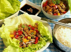 Foto resep Beef Lettuce Wraps (Tumis daging sapi bungkus selada)