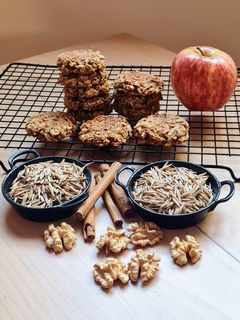 Una foto de Galletas de avena y manzana sin azúcares agregados ni edulcorantes 🍎 veganas