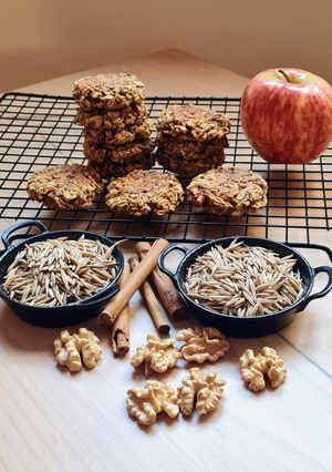 Una foto de Galletas de avena y manzana sin azúcares agregados ni edulcorantes 🍎 veganas