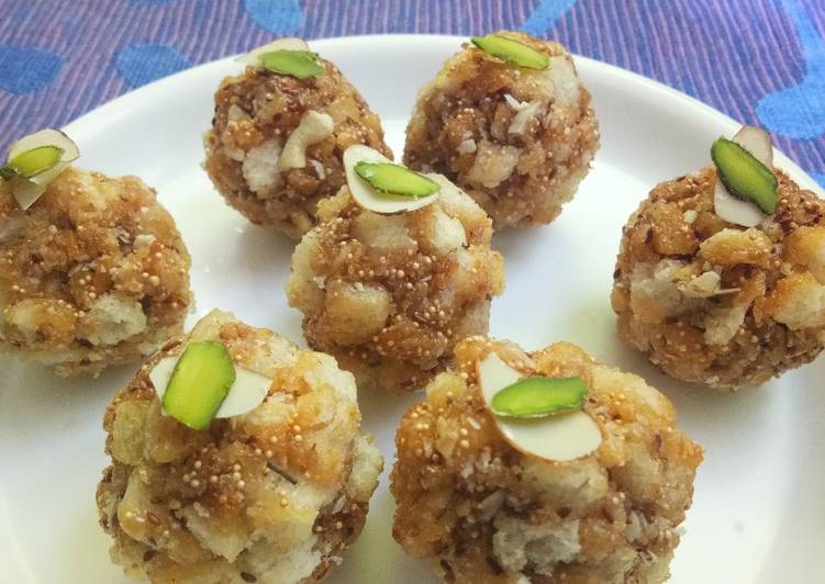 Steps to Make Favorite Bread Ladoo