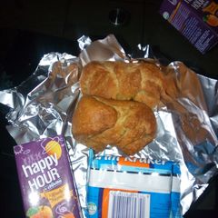 A picture of Bow tie buns.