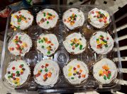 A picture of buttercream cupcakes frosting