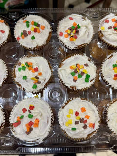 A picture of Vanilla Cupcakes with Buttercream Icing.