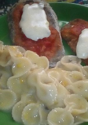 Una foto de Fideos con salsa de Sopa Crema #RecetaEn3Pasos